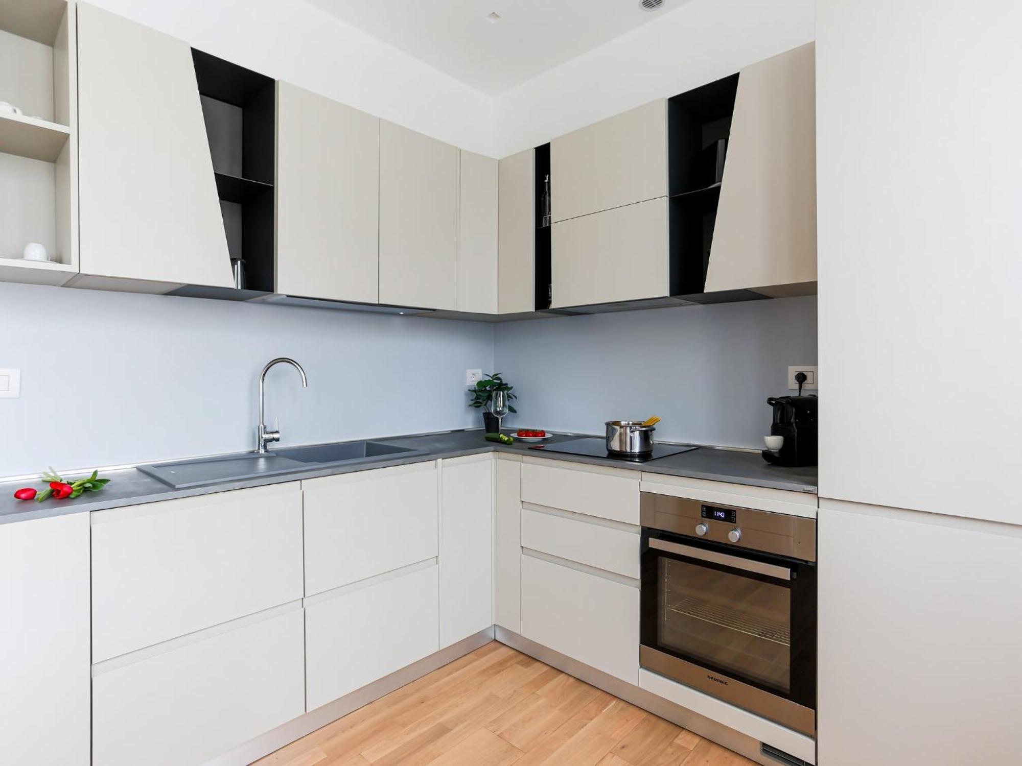 The Best Rent - Bright One-Bedroom Apartment In Corso Vittorio Emanuele II Milão Exterior foto