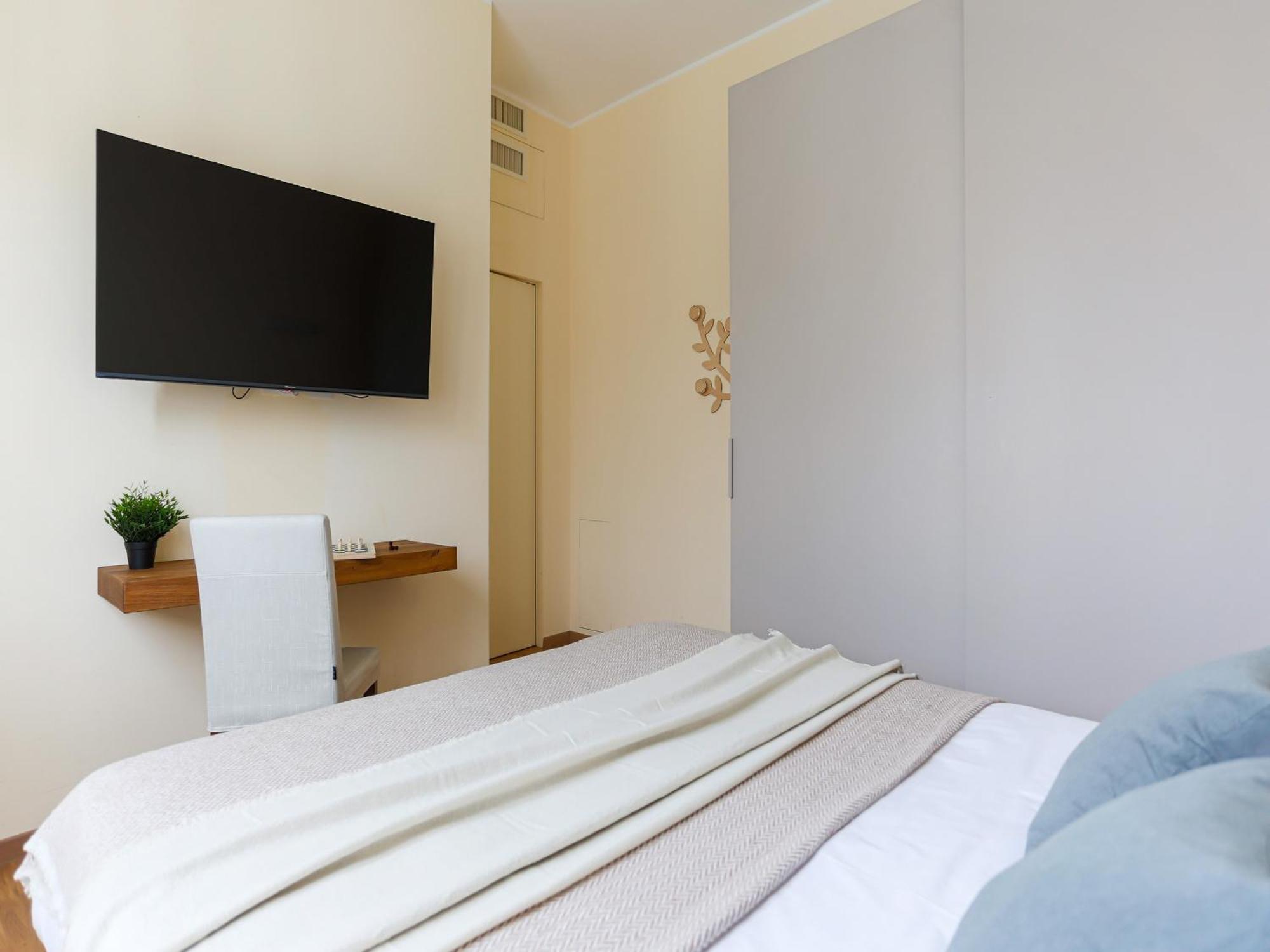 The Best Rent - Bright One-Bedroom Apartment In Corso Vittorio Emanuele II Milão Exterior foto